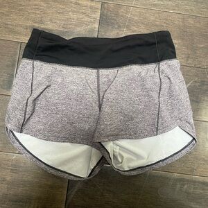 Lulu Lemon Speed Up Shorts. High Rise 2.5 inches Size 4